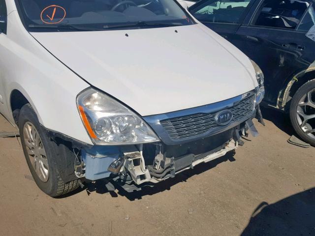 KNDMG4C75B6365447 - 2011 KIA SEDONA LX WHITE photo 9