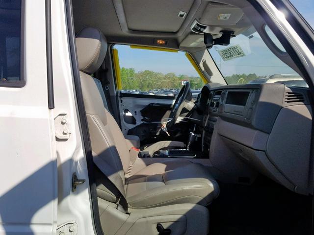 1J8HH48N46C358043 - 2006 JEEP COMMANDER WHITE photo 5