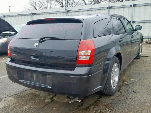 2D4FV48T25H624518 - 2005 DODGE MAGNUM SE BLACK photo 4