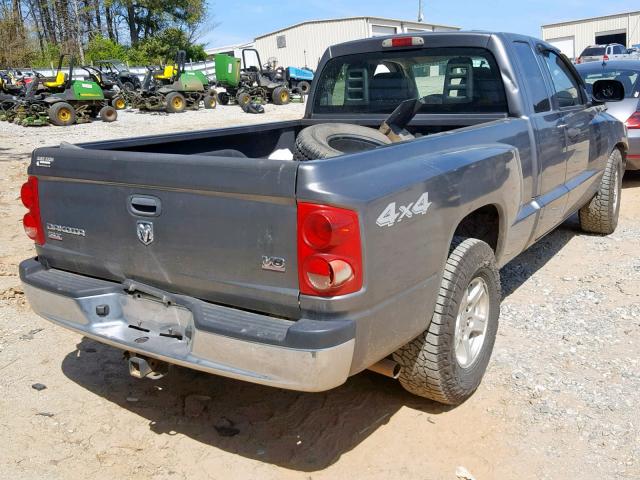 1D7HW42N05S194306 - 2005 DODGE DAKOTA SLT GRAY photo 4