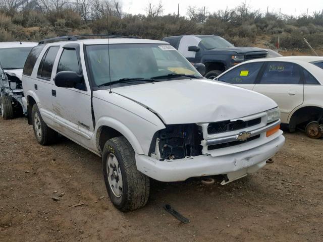 1GNDT13W62K227447 - 2002 CHEVROLET BLAZER WHITE photo 1