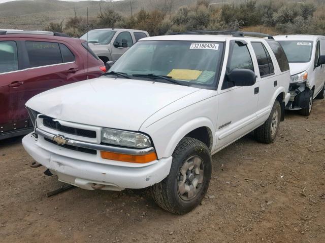 1GNDT13W62K227447 - 2002 CHEVROLET BLAZER WHITE photo 2