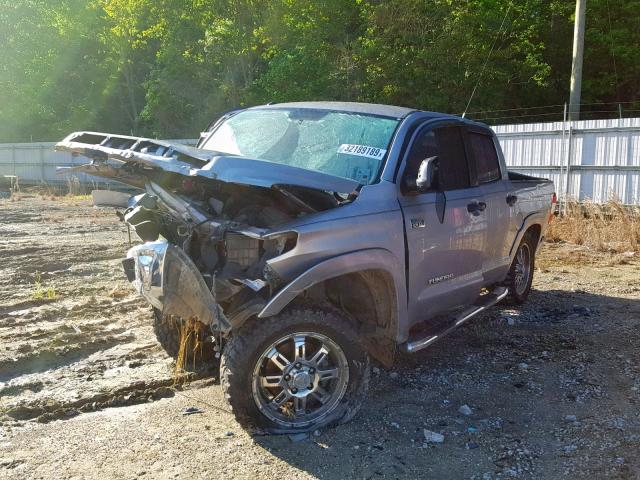 5TFDW5F15FX445279 - 2015 TOYOTA TUNDRA CRE SILVER photo 2