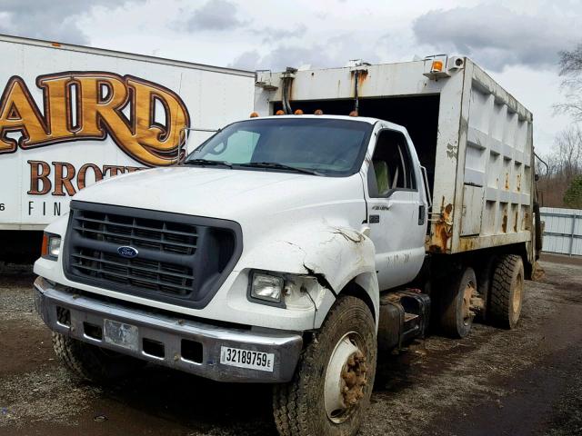 3FDXF75N0YMA03687 - 2000 FORD F750 SUPER WHITE photo 2