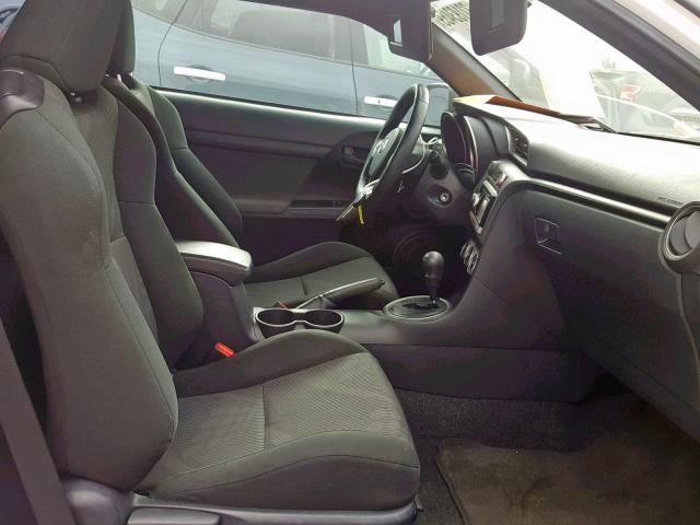 JTKJF5C75B3005813 - 2011 TOYOTA SCION TC WHITE photo 5