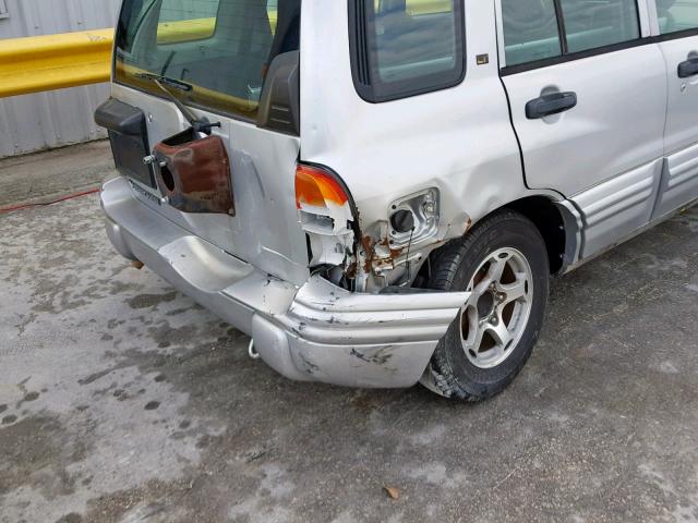 2CNBE634016913681 - 2001 CHEVROLET TRACKER LT SILVER photo 9