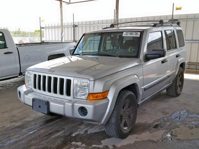 1J8HG48K46C238669 - 2006 JEEP COMMANDER SILVER photo 2