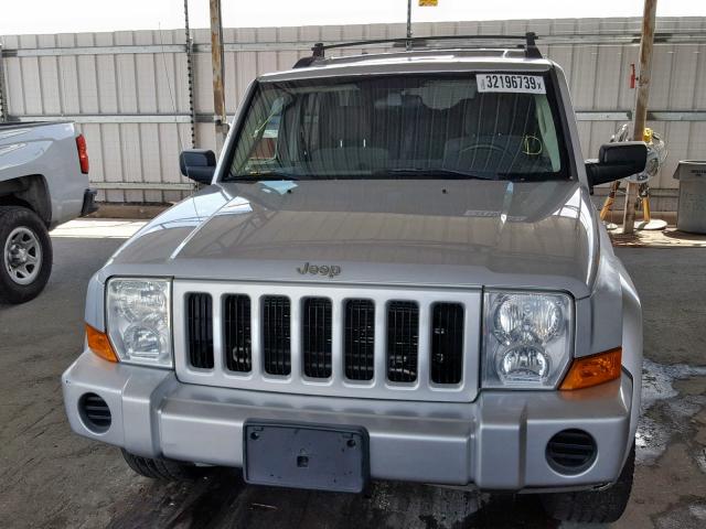 1J8HG48K46C238669 - 2006 JEEP COMMANDER SILVER photo 9