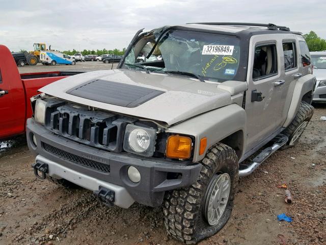 5GTEN13E288109070 - 2008 HUMMER H3 BEIGE photo 2