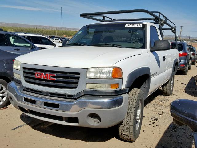 1GTHC24U13E366043 - 2003 GMC SIERRA C25 WHITE photo 2