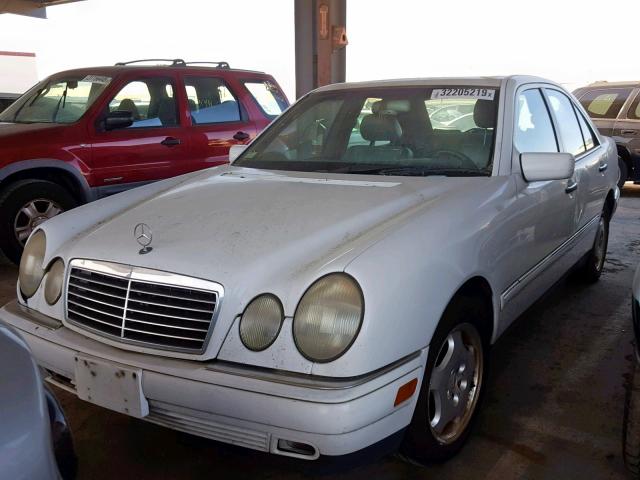 WDBJF72F0VA521491 - 1997 MERCEDES-BENZ E 420 WHITE photo 2