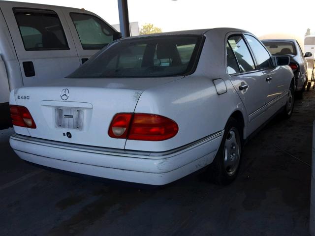 WDBJF72F0VA521491 - 1997 MERCEDES-BENZ E 420 WHITE photo 4