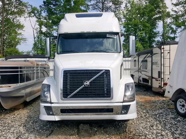 4V4NC9TH7CN543182 - 2012 VOLVO VN VNL WHITE photo 9