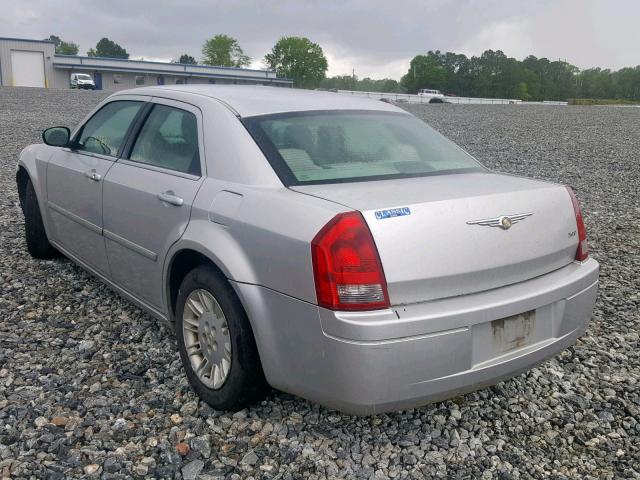 2C3KA43R07H731917 - 2007 CHRYSLER 300 SILVER photo 3