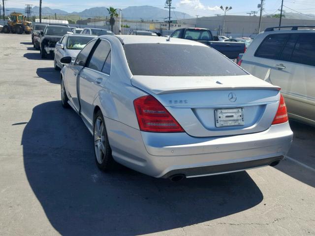 WDDNG71X77A057053 - 2007 MERCEDES-BENZ S 550 SILVER photo 3