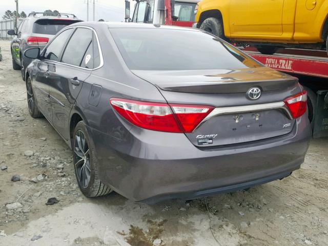 4T1BF1FK7FU875918 - 2015 TOYOTA CAMRY LE GRAY photo 3