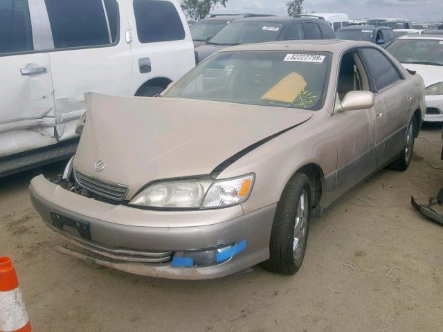 JT8BF28G810304245 - 2001 LEXUS ES 300 GOLD photo 2