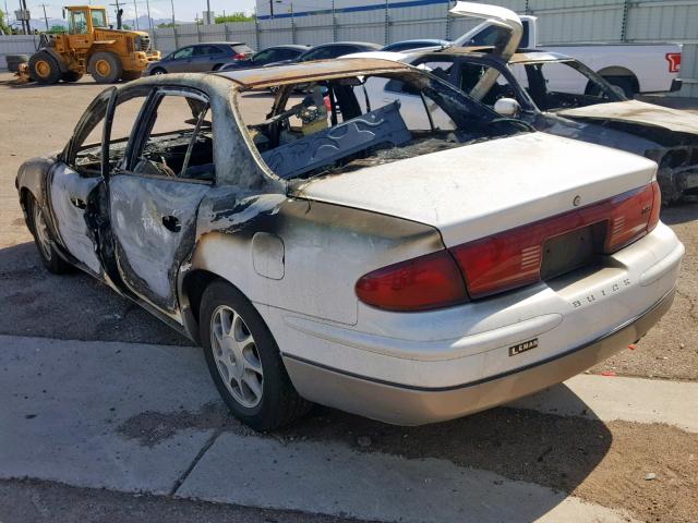 2G4WF5219W1567215 - 1998 BUICK REGAL GS WHITE photo 3