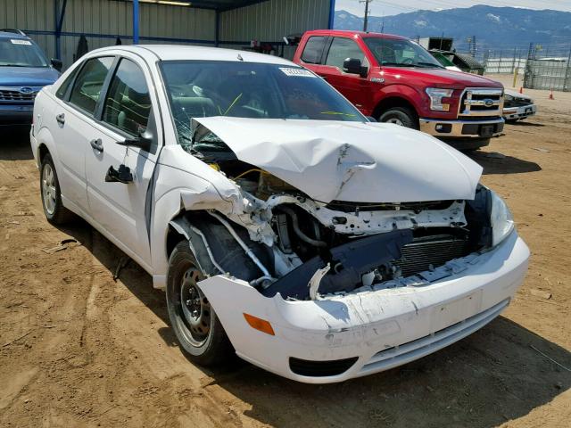 1FAFP34N66W172705 - 2006 FORD FOCUS ZX4 WHITE photo 1