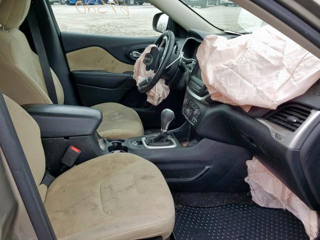 1C4PJLCB7GW312558 - 2016 JEEP CHEROKEE L TAN photo 5