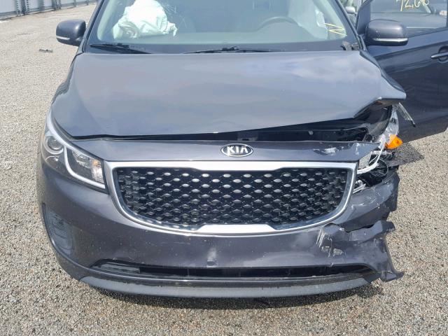 KNDMB5C1XG6119792 - 2016 KIA SEDONA LX GRAY photo 7