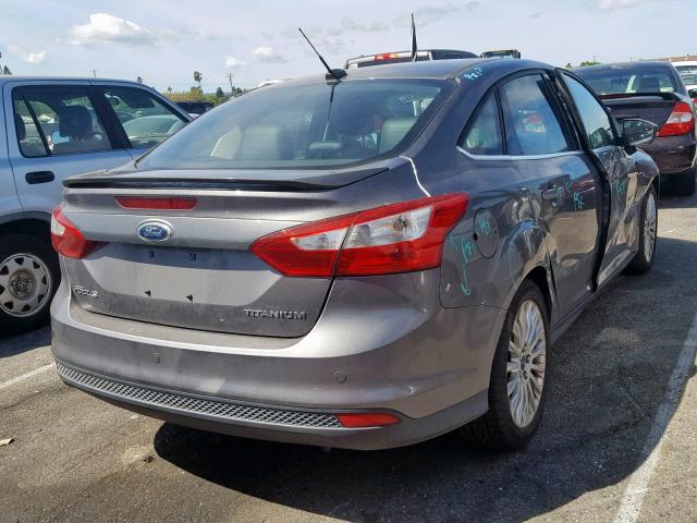 1FAHP3J2XCL206158 - 2012 FORD FOCUS TITA GRAY photo 4