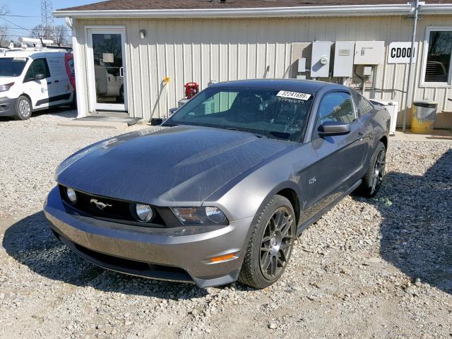 1ZVBP8CF7B5156297 - 2011 FORD MUSTANG GT GRAY photo 2