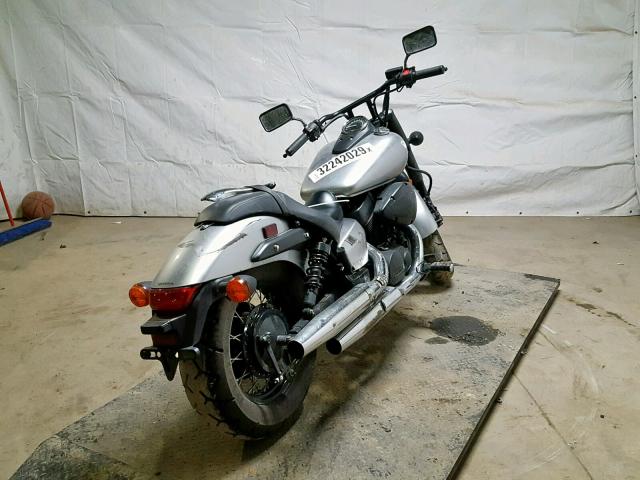 JH2RC5377FK500231 - 2015 HONDA VT750 C2B SILVER photo 4