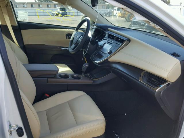 4T1BK1EB0HU259350 - 2017 TOYOTA AVALON XLE WHITE photo 5