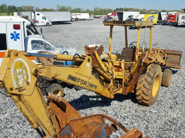 CB51924 - 1988 FORD 555 YELLOW photo 4