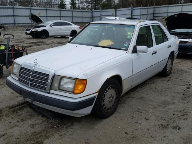 WDBEA28E0PB967705 - 1993 MERCEDES-BENZ 300 E 2.8 WHITE photo 2