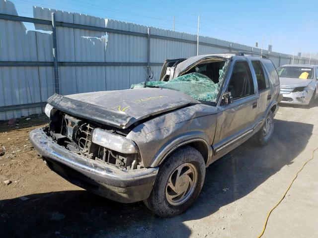 1GNDT13W412207213 - 2001 CHEVROLET BLAZER  photo 2