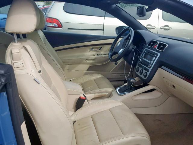 WVWFA71F69V003682 - 2009 VOLKSWAGEN EOS LUX Синій фото 5