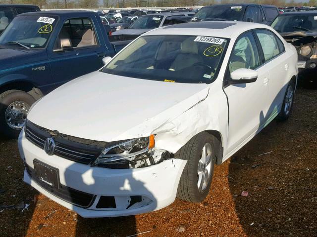 3VWLL7AJ6EM431223 - 2014 VOLKSWAGEN JETTA TDI WHITE photo 2