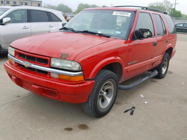 1GNCS13W82K189069 - 2002 CHEVROLET BLAZER RED photo 2