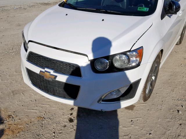 1G1JG5SB6E4230145 - 2014 CHEVROLET SONIC RS WHITE photo 9