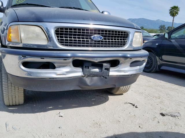 1FMRU18W4WLB85232 - 1998 FORD EXPEDITION BLUE photo 9