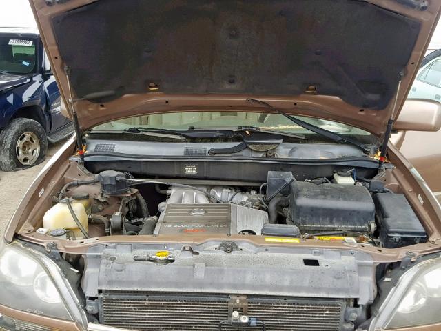 JT6GF10U0X0005478 - 1999 LEXUS RX 300 BROWN photo 7