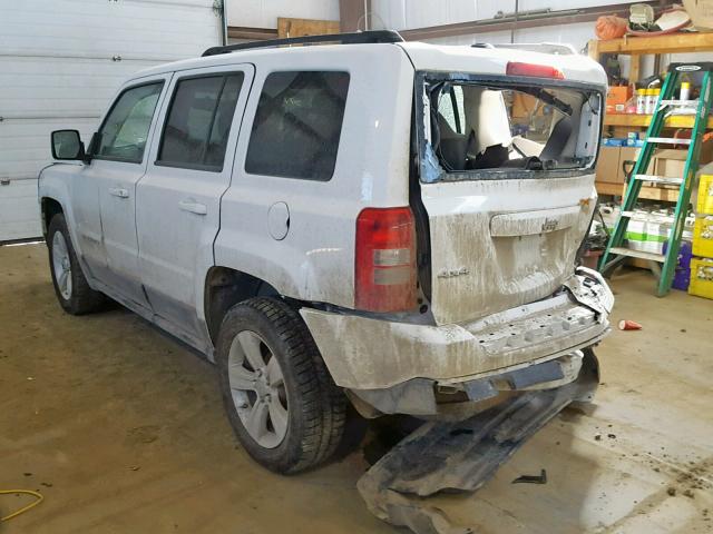 1J4NF2GB6BD105476 - 2011 JEEP PATRIOT WHITE photo 3