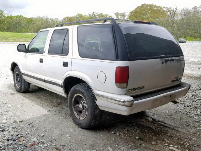 1GNCS13W9V2144078 - 1997 CHEVROLET BLAZER WHITE photo 3