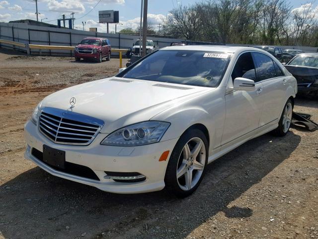 WDDNG7BB7BA405008 - 2011 MERCEDES-BENZ S 550 WHITE photo 2