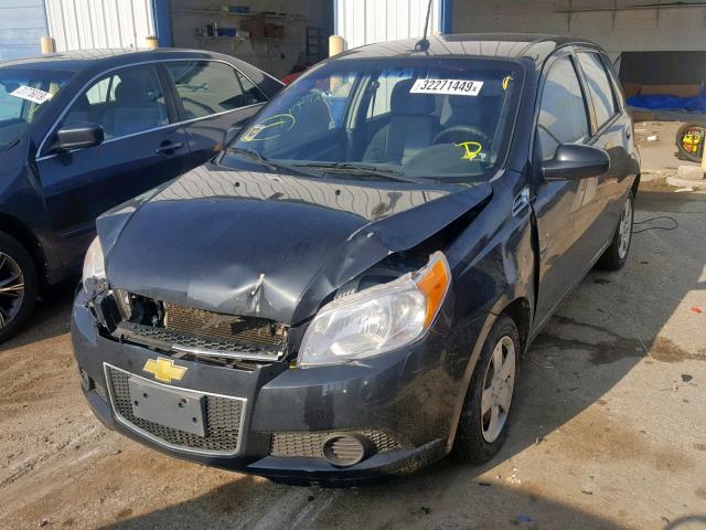 KL1TD6DE9AB122640 - 2010 CHEVROLET AVEO LS GRAY photo 2