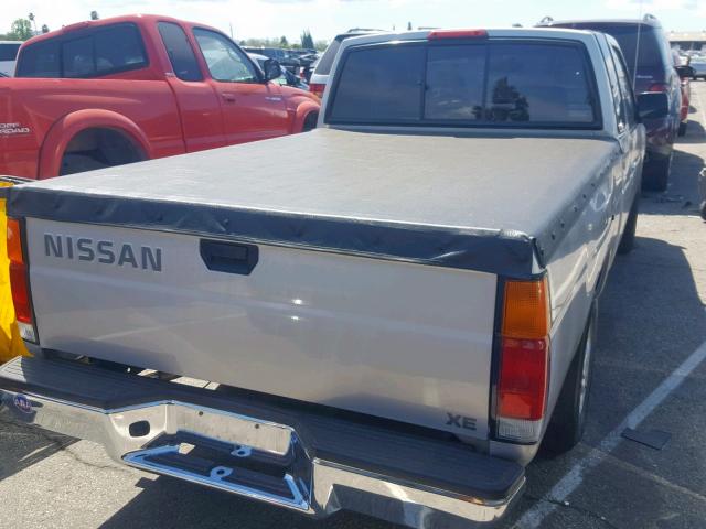 1N6SD16S4VC321912 - 1997 NISSAN TRUCK KING SILVER photo 4