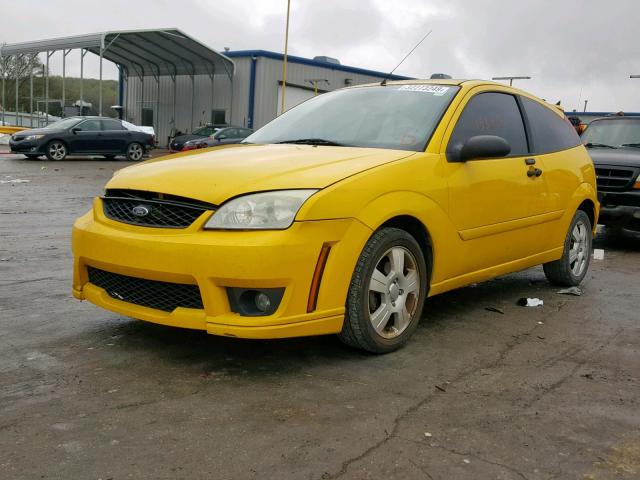 1FAFP31N56W174630 - 2006 FORD FOCUS ZX3 YELLOW photo 2