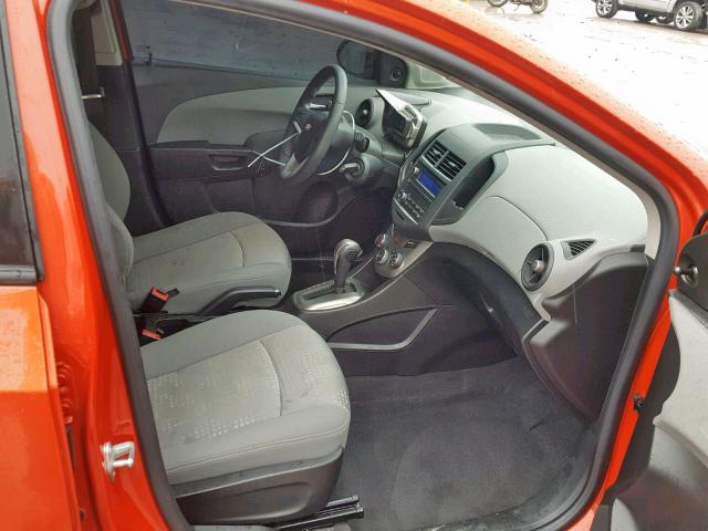 1G1JA6SH8C4203473 - 2012 CHEVROLET SONIC LS ნარინჯისფერი ფოტო 5