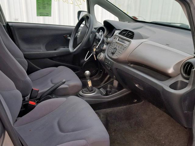 JHMGE87229S052008 - 2009 HONDA FIT GRAY photo 5