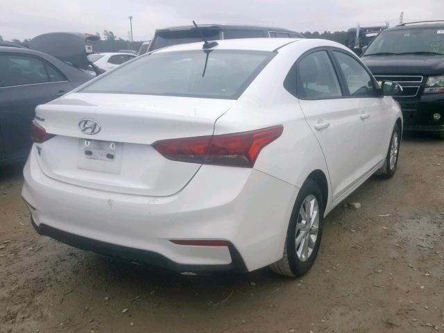 3KPC24A3XJE020854 - 2018 HYUNDAI ACCENT SE WHITE photo 4