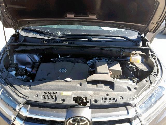 5TDYZRFH2HS229881 - 2017 TOYOTA HIGHLANDER SILVER photo 7