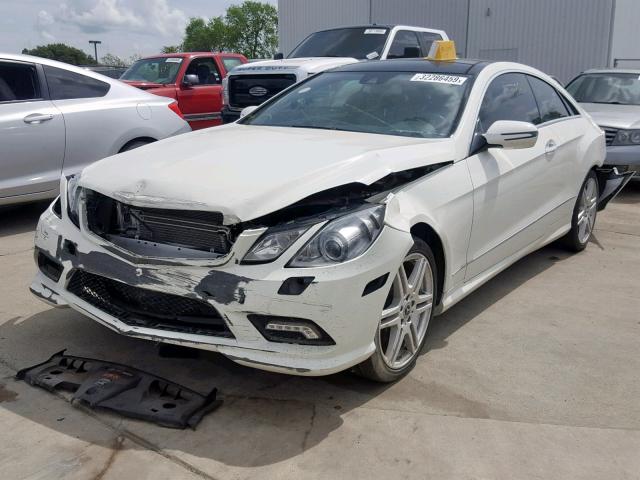 WDDKJ7CB8AF010534 - 2010 MERCEDES-BENZ E 550 WHITE photo 2