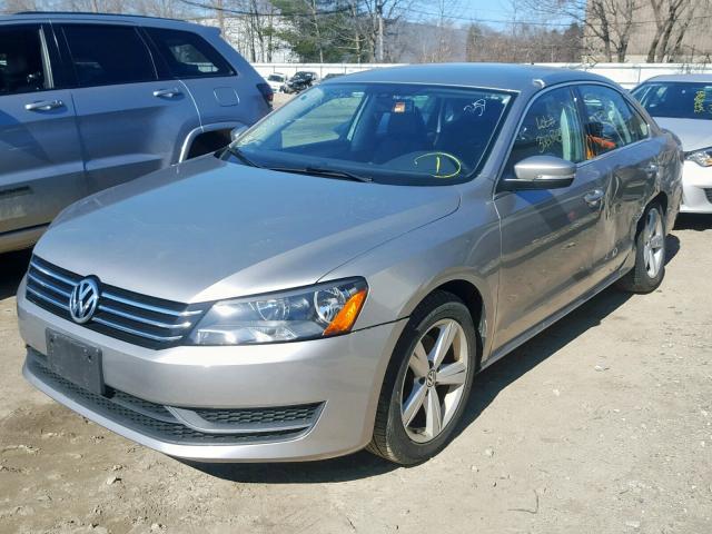 1VWBP7A35DC060783 - 2013 VOLKSWAGEN PASSAT SE SILVER photo 2